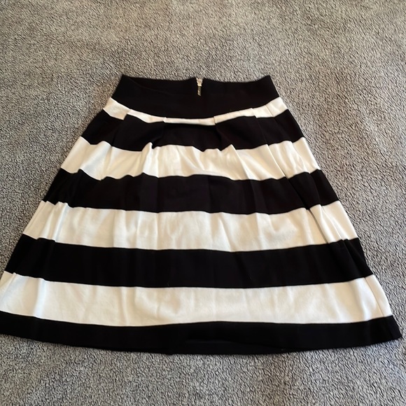 French Connection Pleated Mini Skirt with Pockets - Picture 5 of 10
